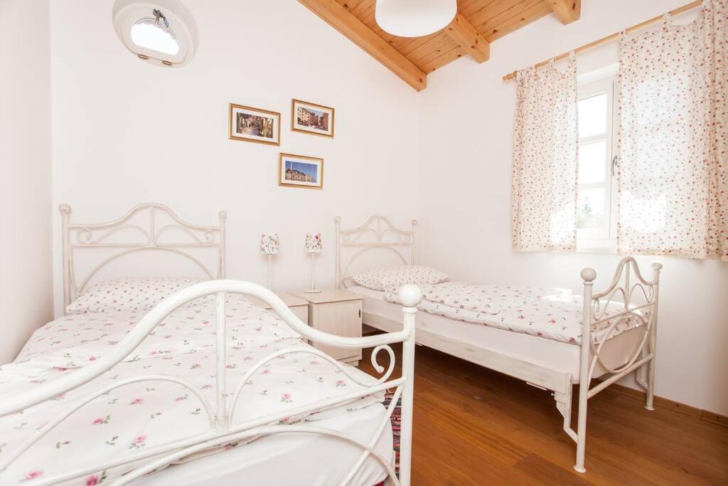 Villa Petra Porec Exterior photo